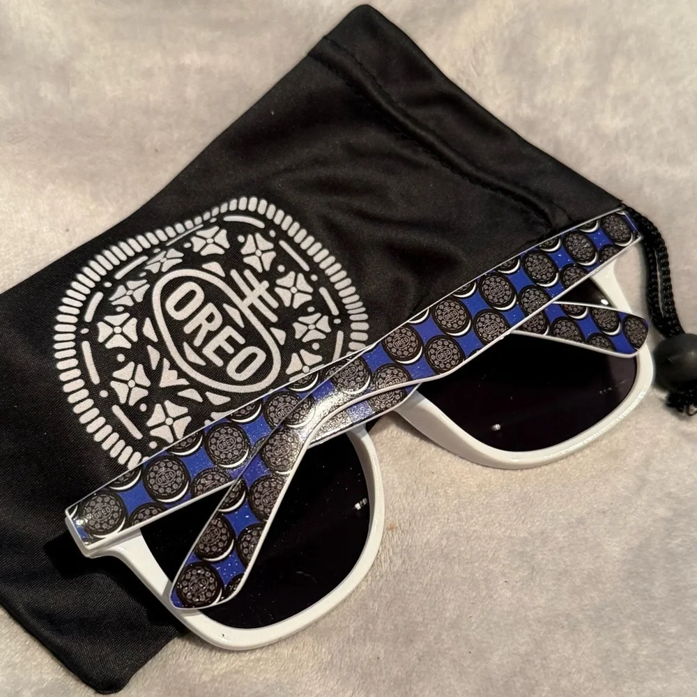 OREO brand Sunglasses with soft bag
